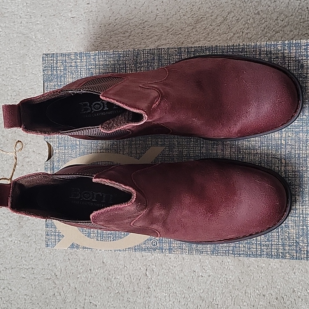 Born Graci Women's Dark Red/Burgundy Distressed Chelsea Boots 9. NIB, NWT - Picture 3 of 4